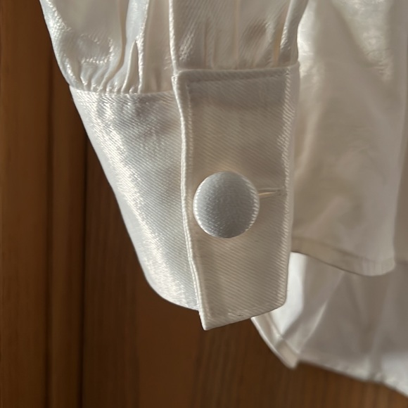 Express v-neck blouse - Picture 2 of 4